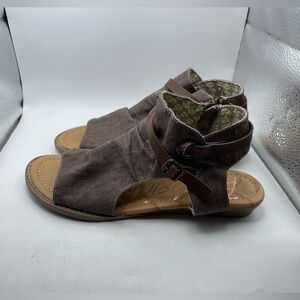 Blowfish Malibu Burn Brown Sandals with Buckle Detail size 9.5
